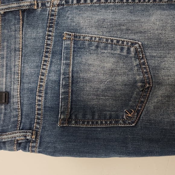 Size 6 Kut from cloth denim button front skirt. A96 - Picture 4 of 8